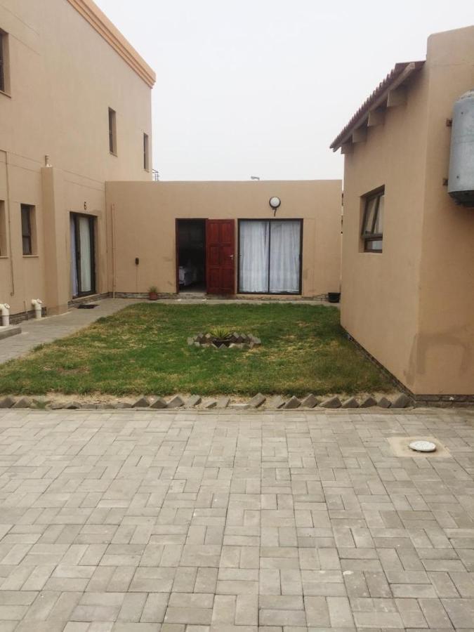 Stevens Guesthouse Swakopmund Bagian luar foto