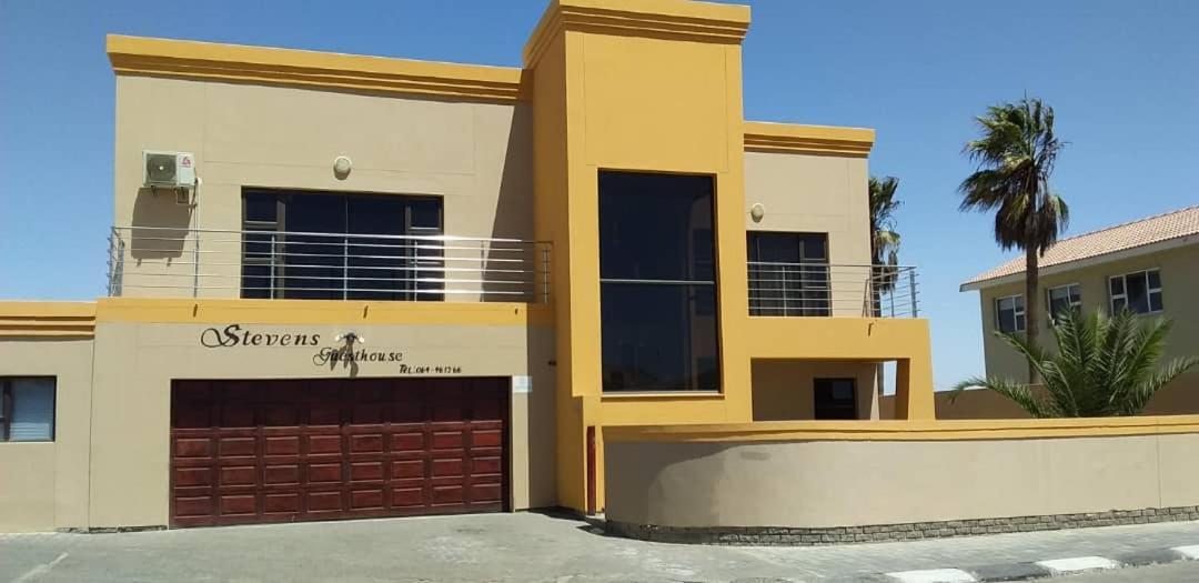 Stevens Guesthouse Swakopmund Bagian luar foto